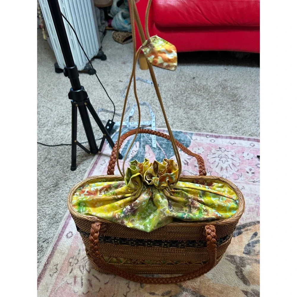 Vintage Rattan Tote Bag Floral Batik Drawstring Brown Woven‎ Straw Shoulder Bag
